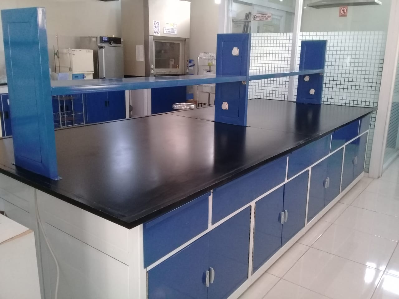 Island Bench Labtech PT LAB Technologi Indonesia   Island Bench Labtech 